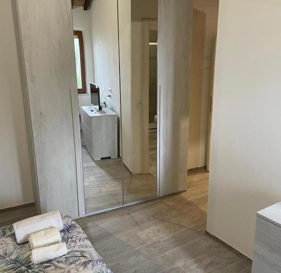 اتاق استاندارد چهار تخته, Villa Il Tufo