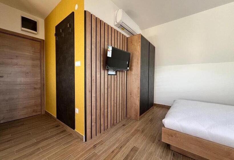 استودیوی لوکس, Zlatni Odmor