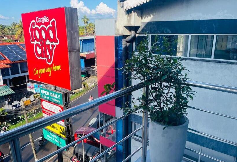 Кровать в Общей Комнате, R Eight Hostel