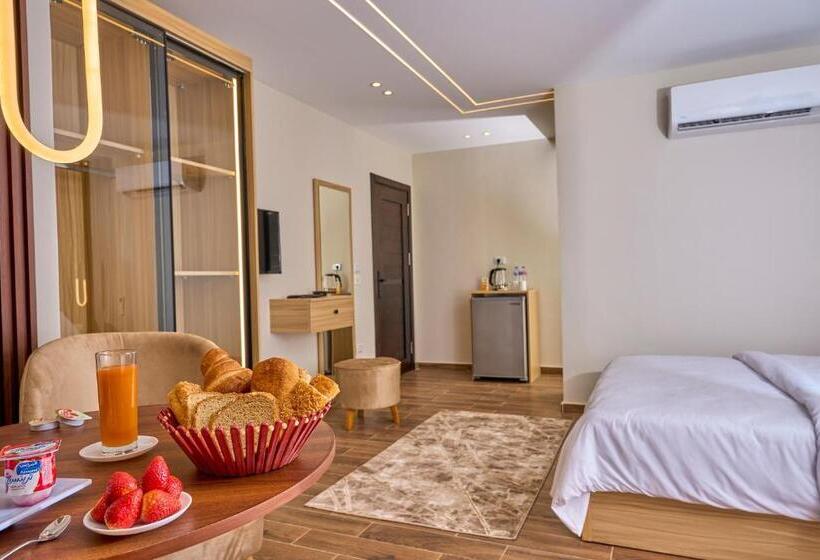 سوییت جونیور, Rotana Pyramids View