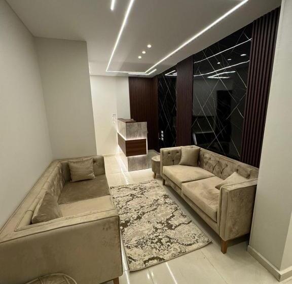 اتاق لوکس با چشم‌انداز شهر, Rotana Pyramids View