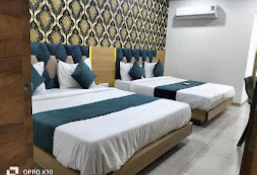 スイート, Rudra Palace , Anand