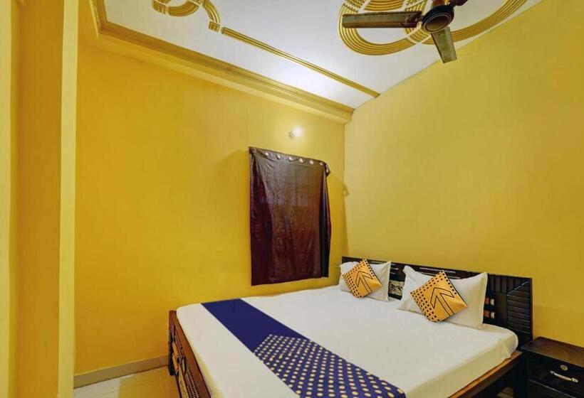 اتاق کلاسیک سه تخته, Spot On Hotel Royal Palace