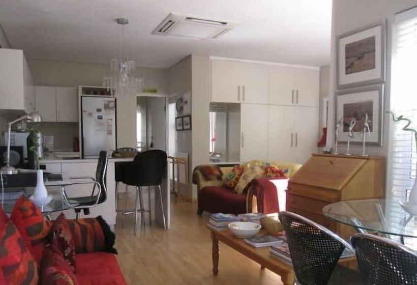 Дом 1 Спальня, Navona Constantia Guest Cottage