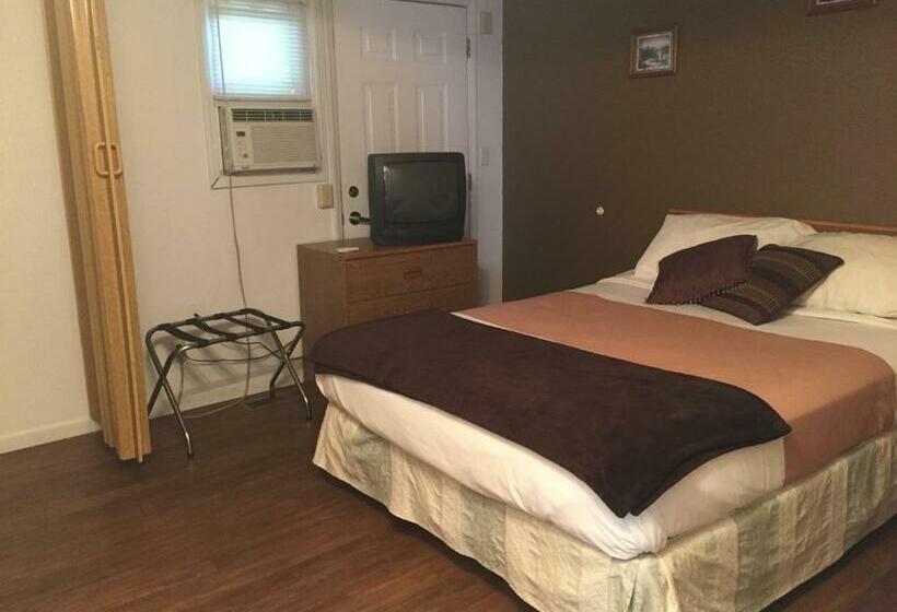 Номер Стандарт, The Brookside Motel / Mt. Rushmore