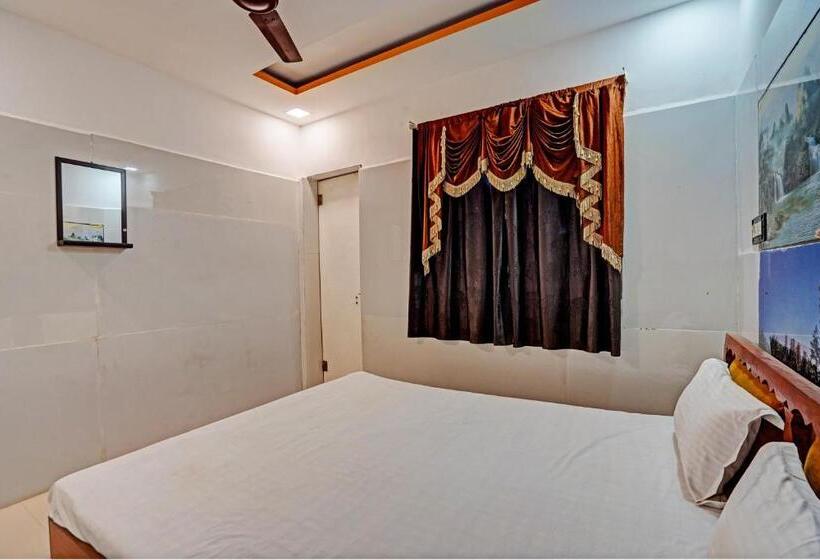 디럭스 트리플 룸, Oyo Hotel Surya Dev