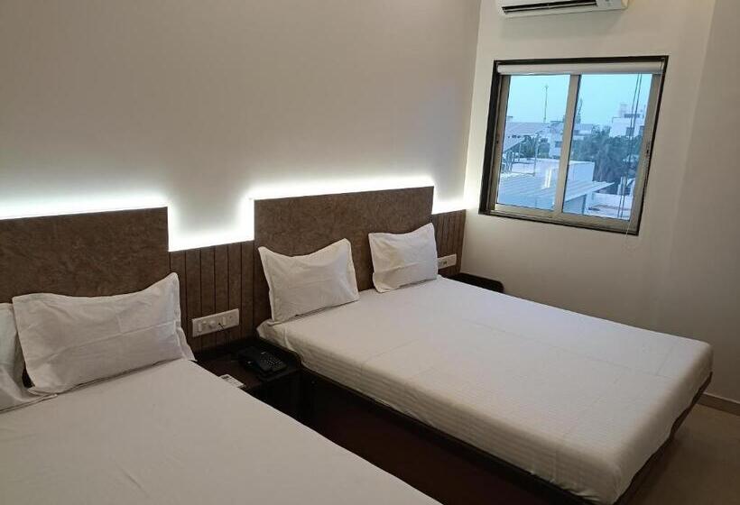 Семейный Номер, Ritz Vesu   Hotels In Vesu, Surat