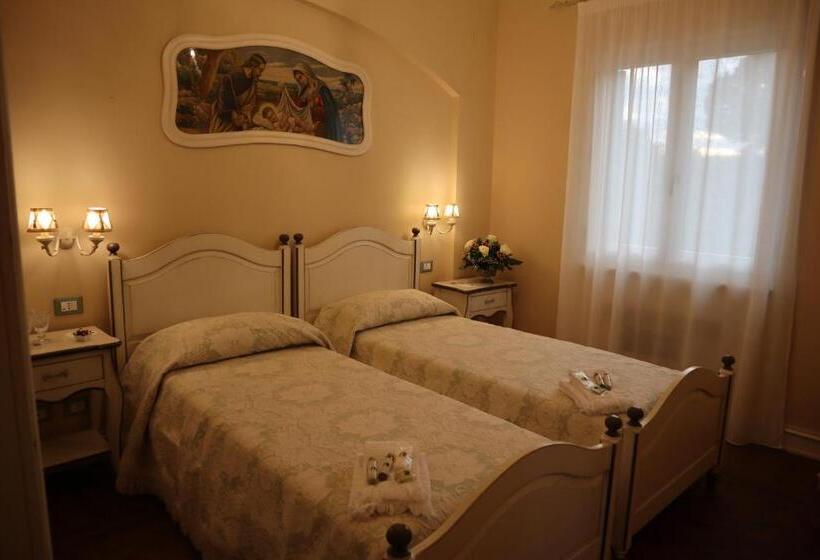 اتاق استاندارد, Relais Santa Croce All Eremo