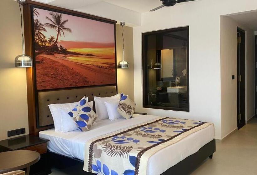 اتاق لوکس با بالکن و چشم‌انداز دریا, Emerald Bay Resort Mirissa