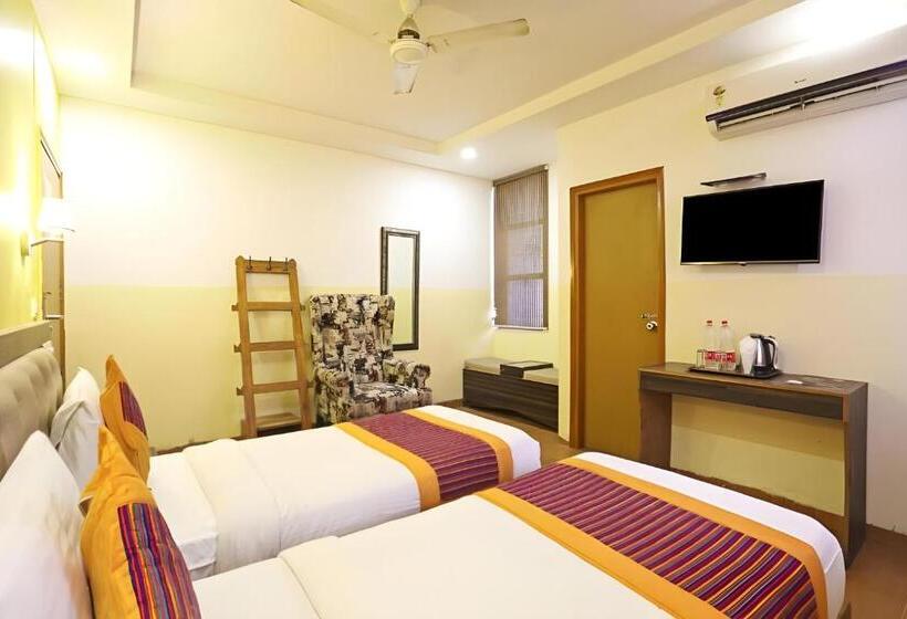 اتاق لوکس با بالکن, Airport City   Near Delhi International Airport