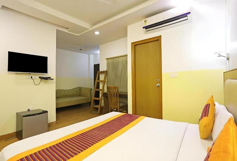 اتاق لوکس با بالکن, Airport City   Near Delhi International Airport