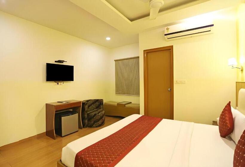 اتاق لوکس با بالکن, Airport City   Near Delhi International Airport