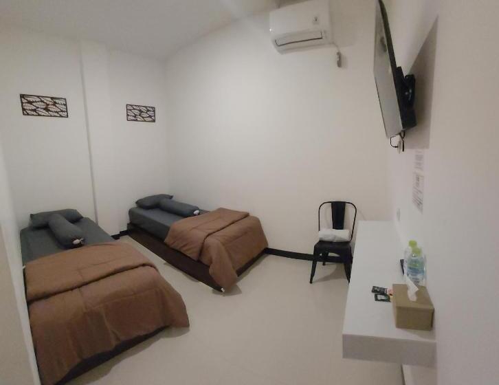 디럭스 룸, Dehills Hotel Luwuk