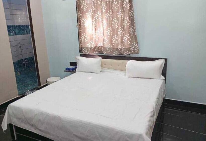Трехместный Номер Классика, Oyo Hotel Raj Guest House