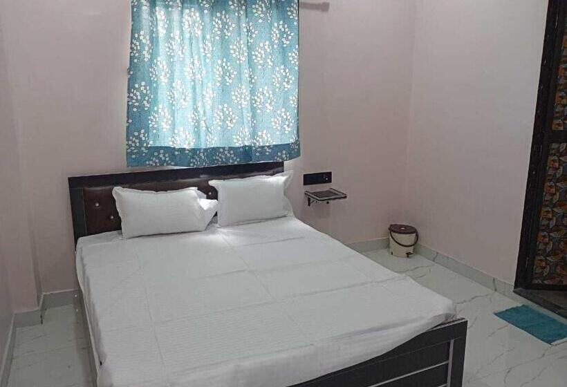 Трехместный Номер Классика, Oyo Hotel Raj Guest House
