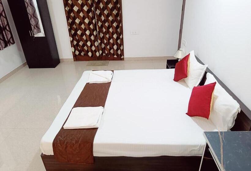 Люкс Deluxe Кровать Кинг, Ramya Residency Porur