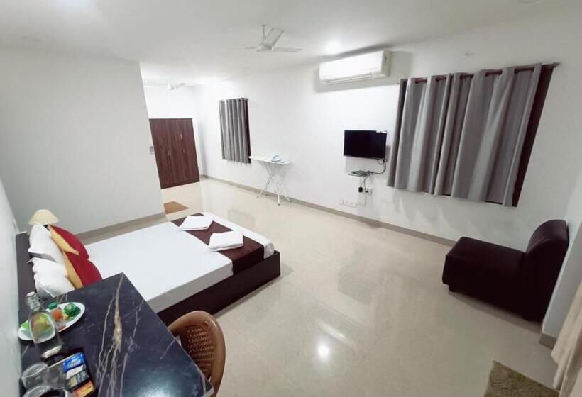 Люкс Deluxe Кровать Кинг, Ramya Residency Porur