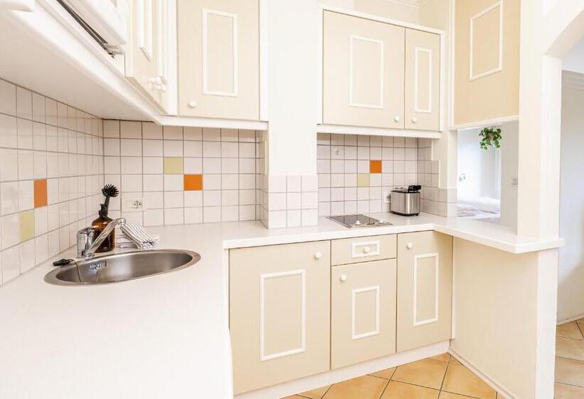 Апартаменты 1 Спальня с Видом, Wanda Apartments
