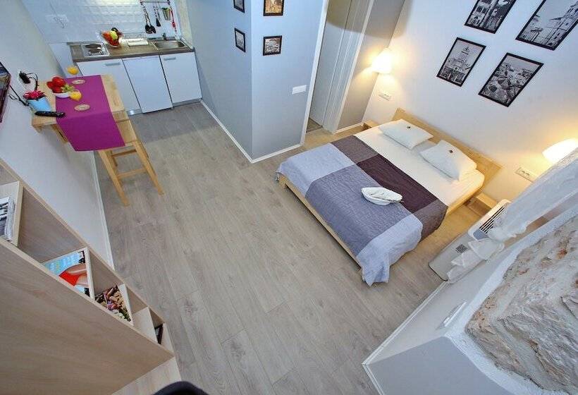스탠다드 발코니 스튜디오, Guverna New City Accommodation