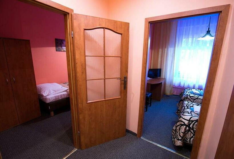 غرفة قياسية رباعية, Ośrodek Wypoczynkowy Olimp