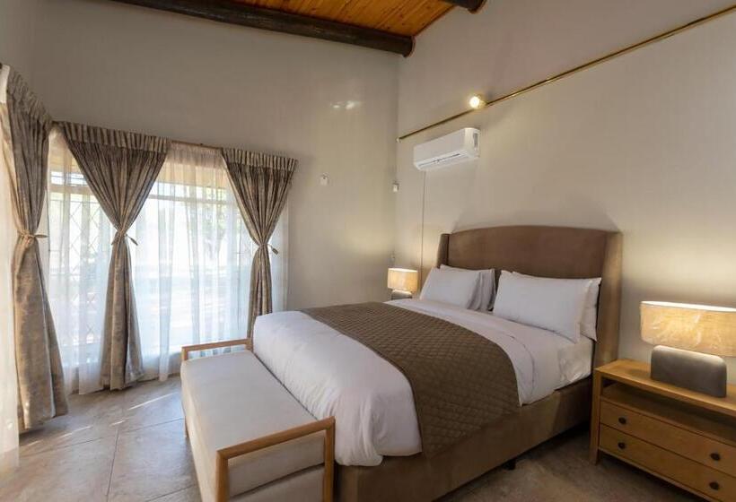 اتاق لوکس, The Pal Guest House