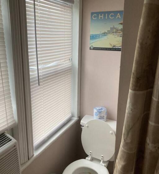 اتاق استاندارد سه نفره, Queen Bed With Private Bathroom In Lakeview   2e