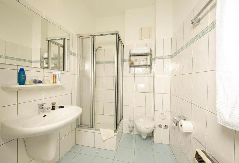 4인용 스탠다드 룸, Garni Eden Hotels