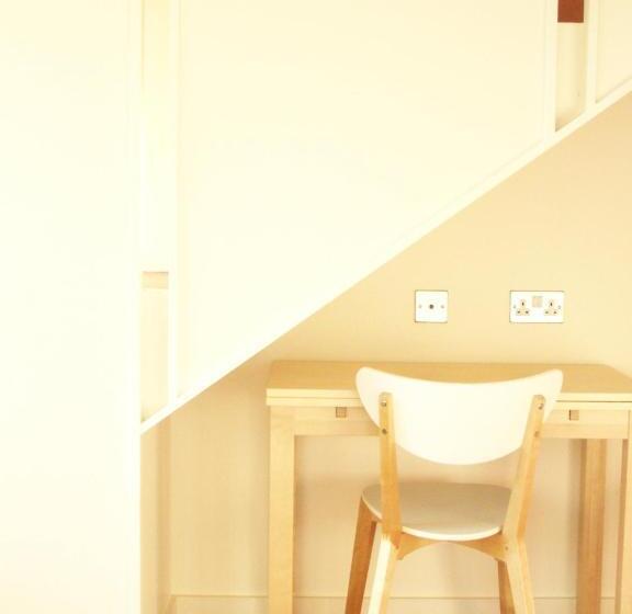 공용 욕실 구비 공동 객실 내의 침대, Knockree Hostel