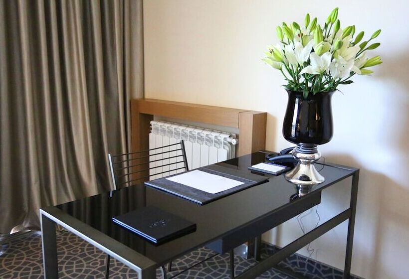 اتاق لوکس, Mist Hotel & Spa
