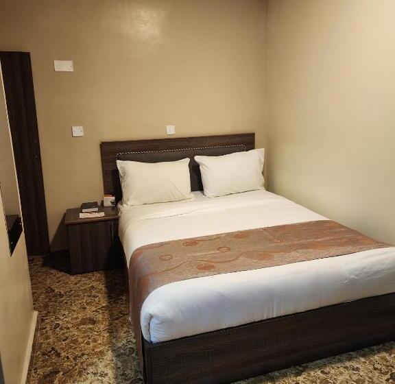سوییت لوکس, Motel Clavina