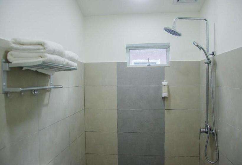 اتاق لوکس با چشم‌انداز استخر, Lavigo Resort