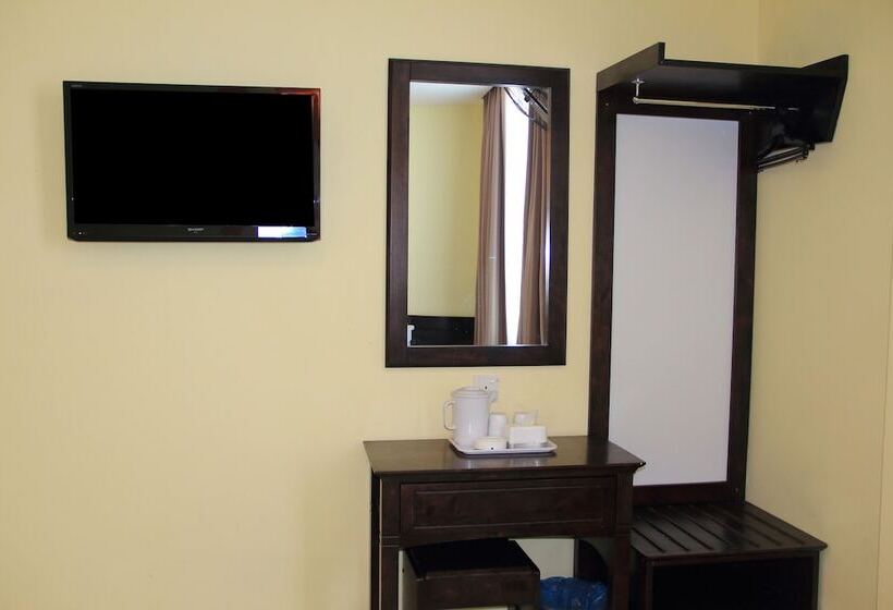Семейный Номер, Sun Inns Hotel Pasir Penambang
