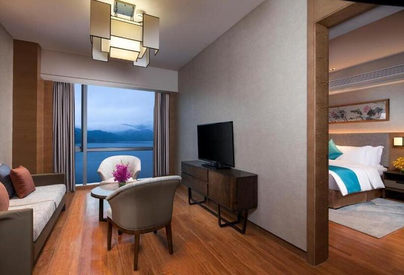디럭스 스위트, Crowne Plaza Hangzhou Thousand Island Lake, An Ihg