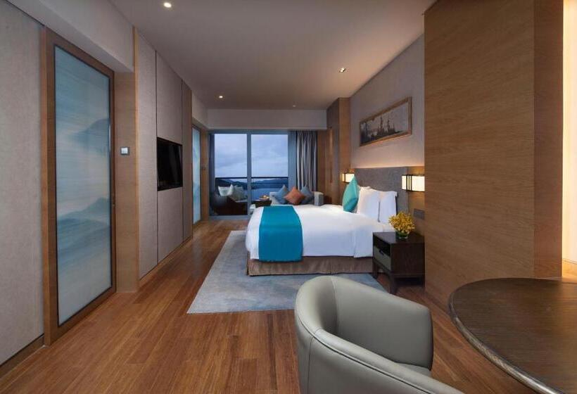 디럭스 스위트 킹 침대, Crowne Plaza Hangzhou Thousand Island Lake, An Ihg