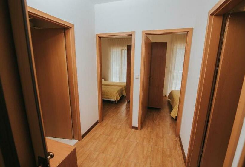 דירת שני חדרים, Villa Malo More