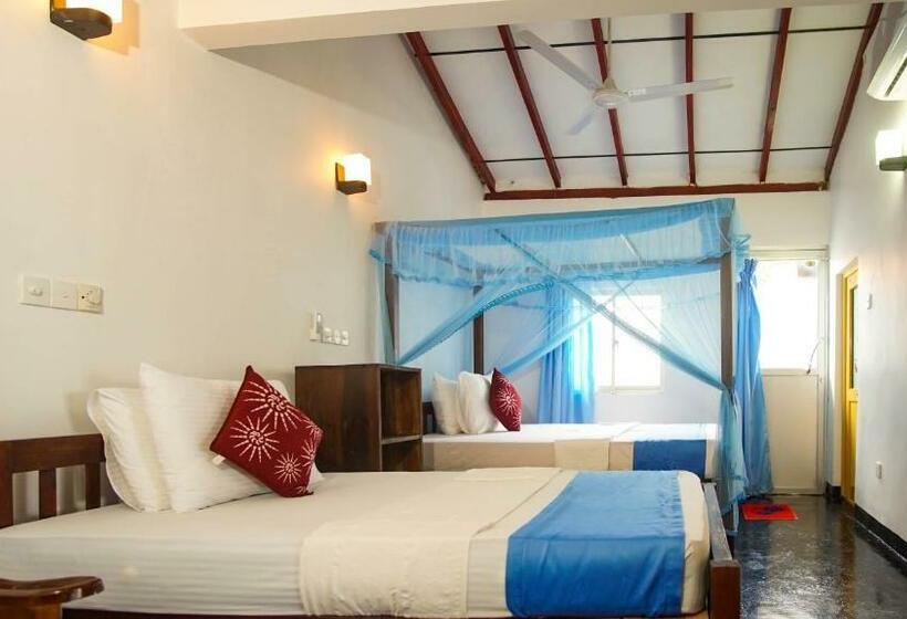 Номер Стандарт Трехместный, Dinsara Pearl Villa
