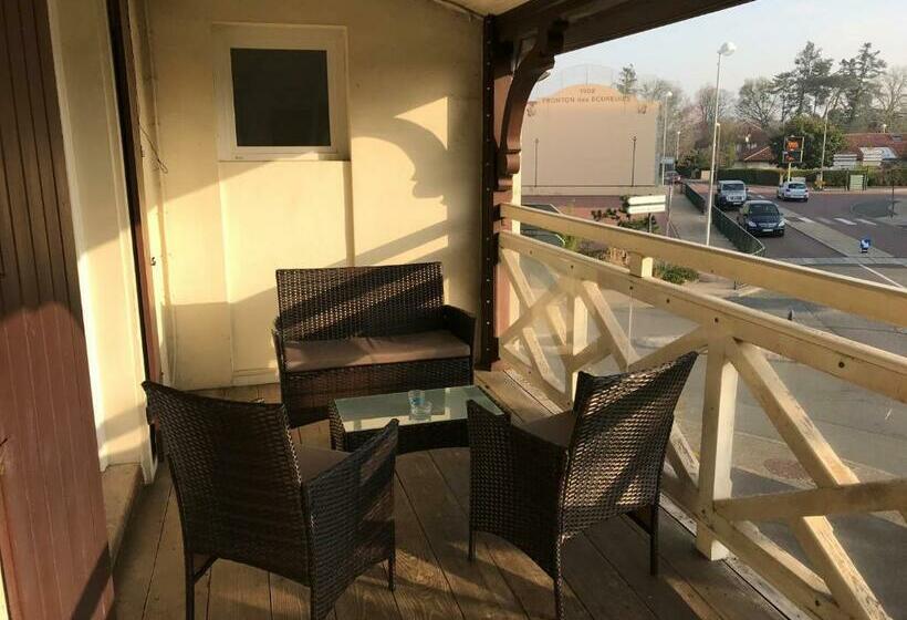اتاق استاندارد سه نفره, Hôtel La Cote D'argent