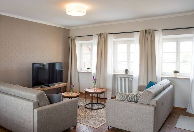 Family Suite, Wailtl
