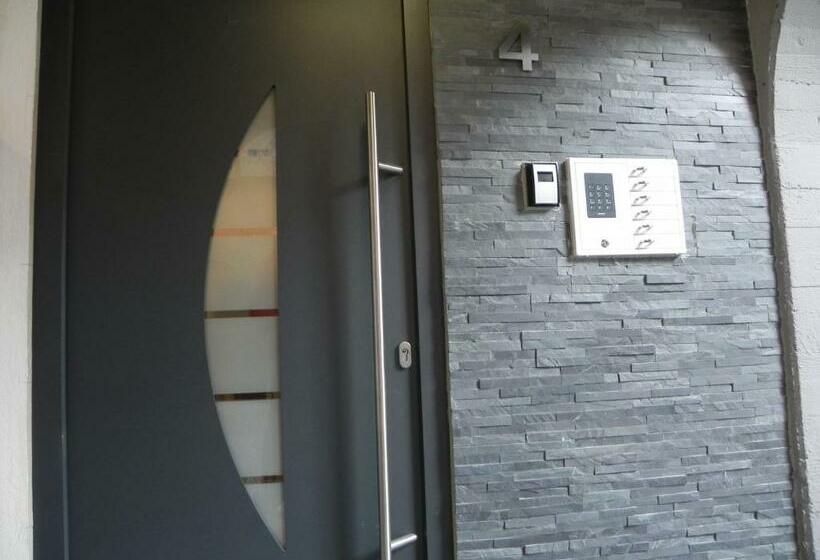 스탠다드 룸, Arkade