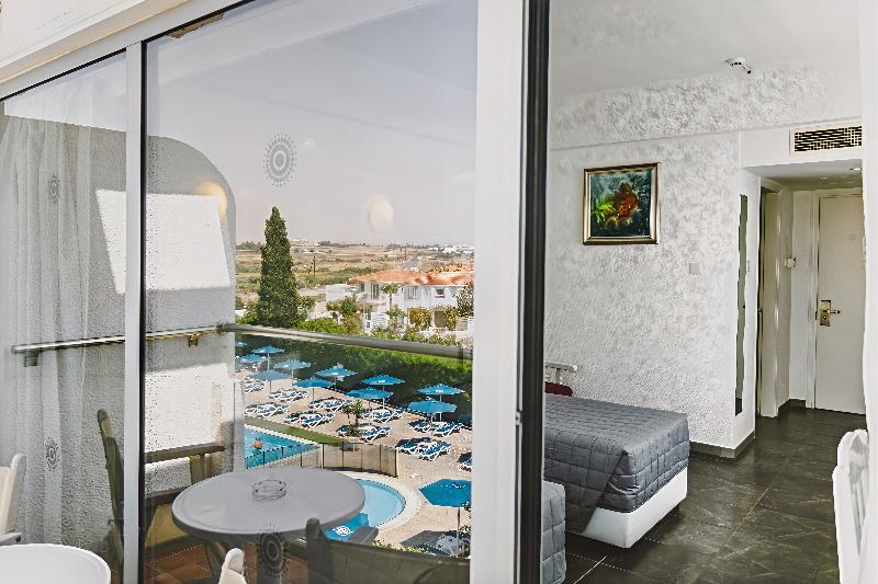 سوئیت با تخت بزرگ, Comfort Suites University