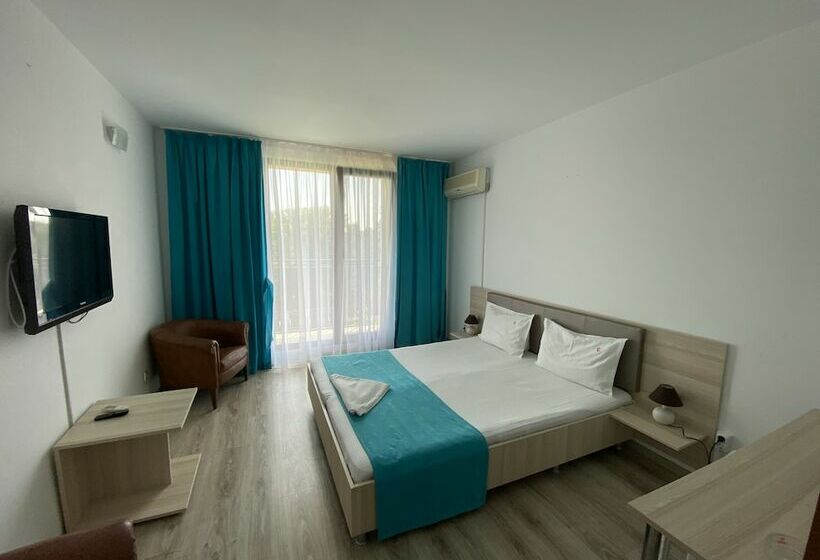 Номер Стандарт, Q Hotel