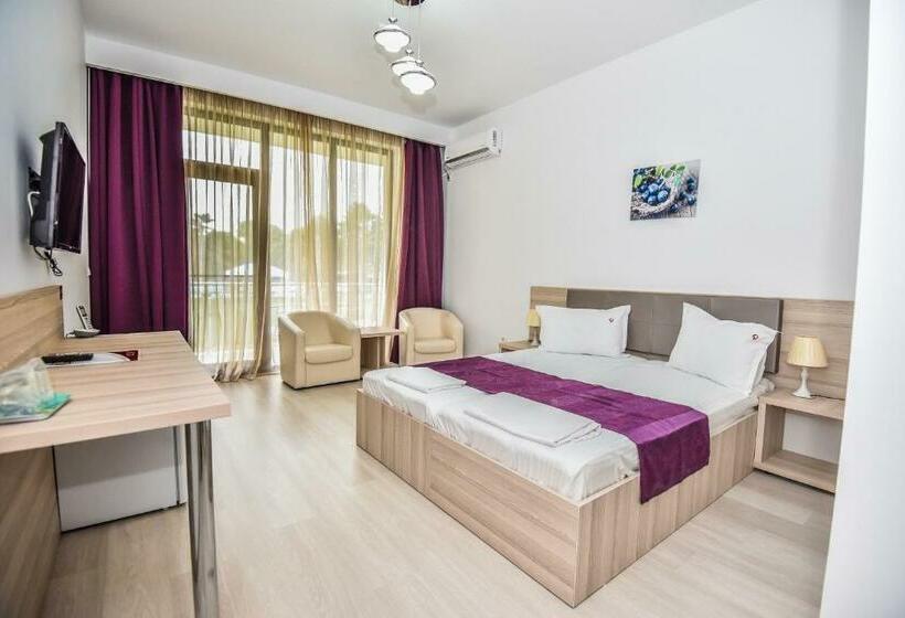 Номер Deluxe, Q Hotel