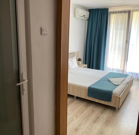Номер Стандарт, Q Hotel