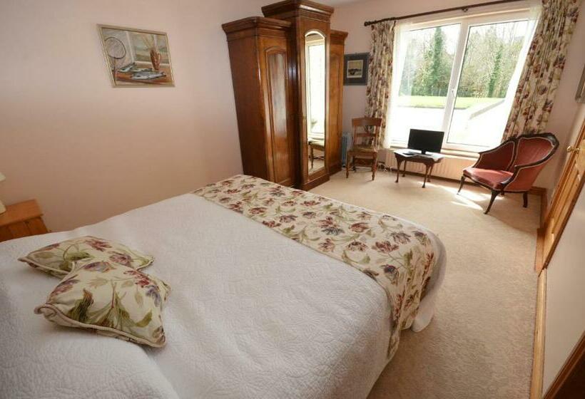 컴포트 룸, Camillaun Lodge With Lough Corrib Boat Hire
