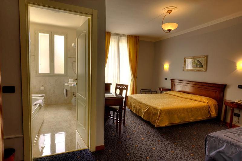 اتاق استاندارد چهار تخته, Castello