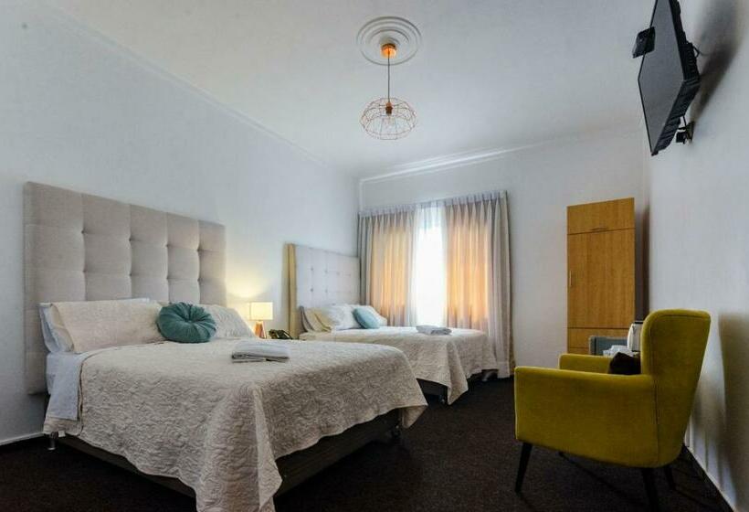 Полулюкс, Jose Luis Hostal Boutique