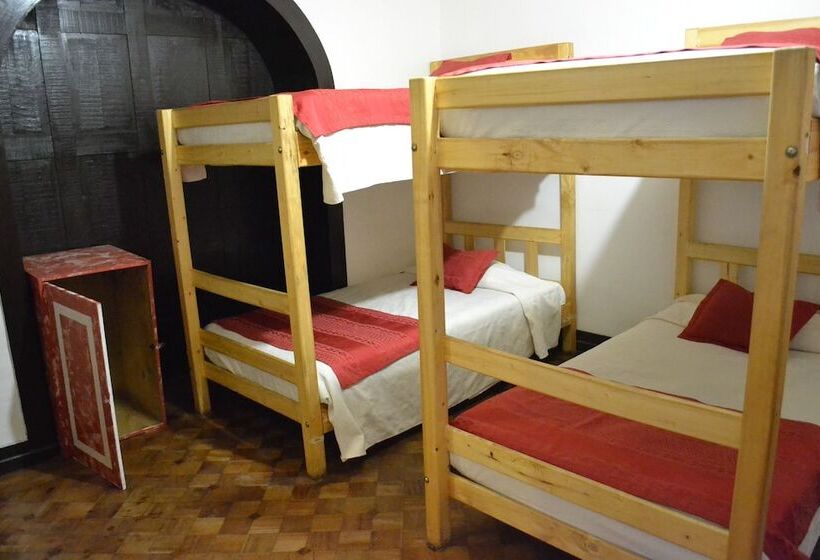 تختخواب در اتاق مشترک, Landay Hostel