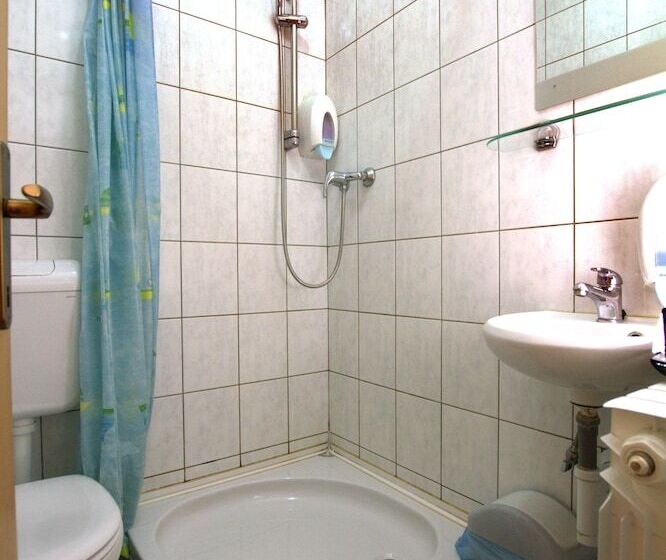 اتاق استاندارد, Guest House Ivac Inn Zagreb Airport