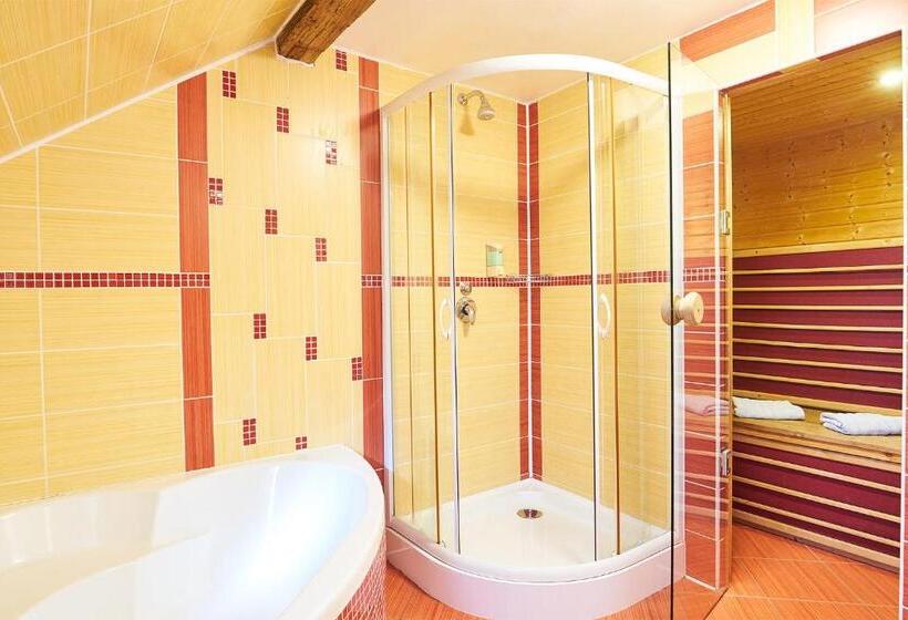 豪华三人间, Wellness Hotel Kocanda