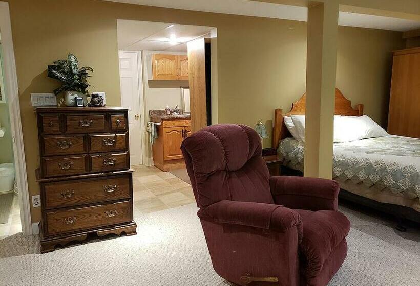 Полулюкс, Forest Hill Bed And Breakfast